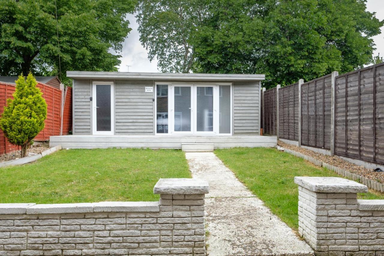 Dickens Suite- Cozy Suite 15Min Close To Gatwick Crawley (West Sussex) Exterior foto